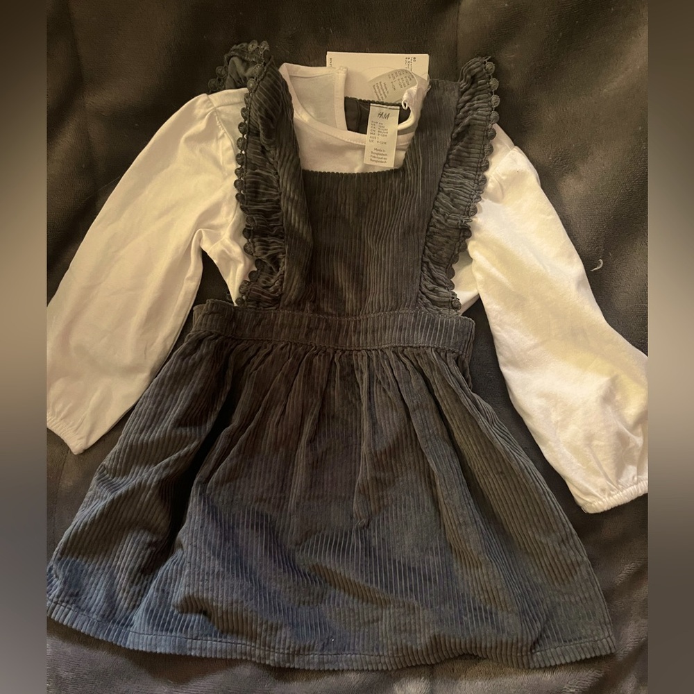 Girl size 12 months dress